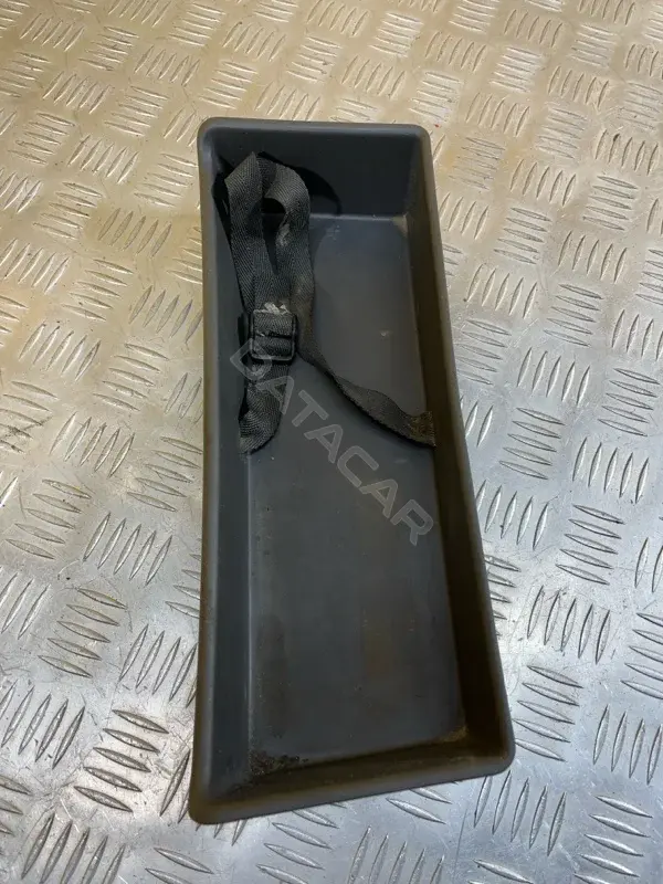 Пластик багажника 6259660020