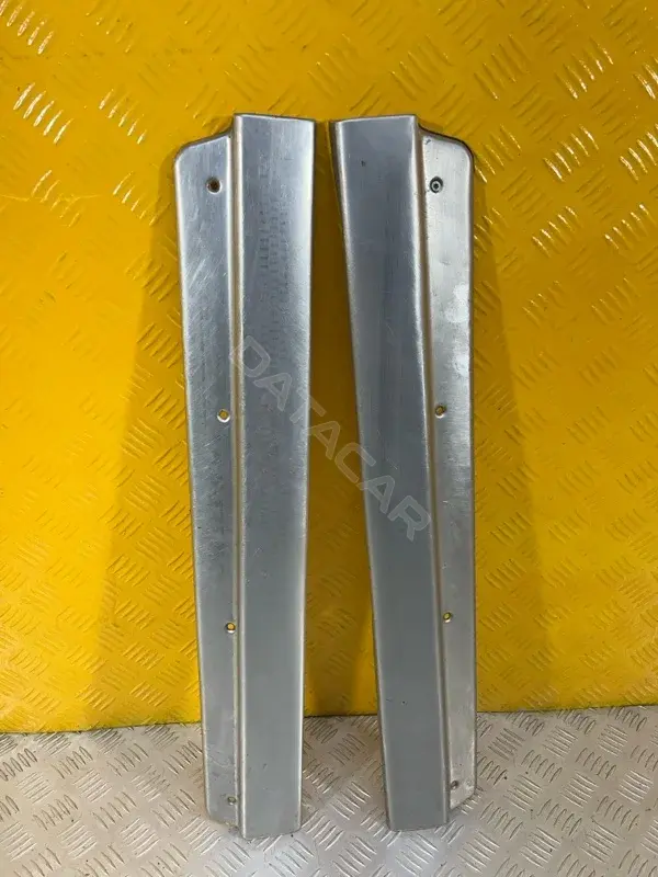Накладка на порог MN123957HA