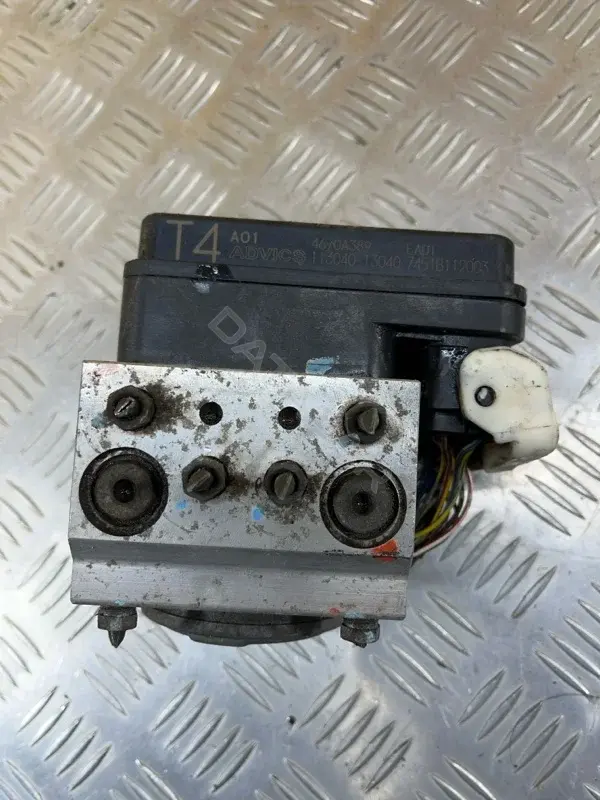 Блок управления АБС 4670A389