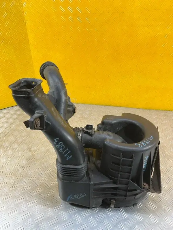 Корпус воздушного фильтра 16528MA73D