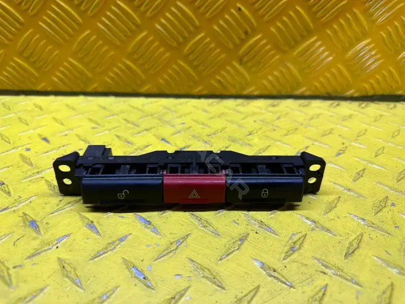 Кнопка аварийки 6H5213D734AC