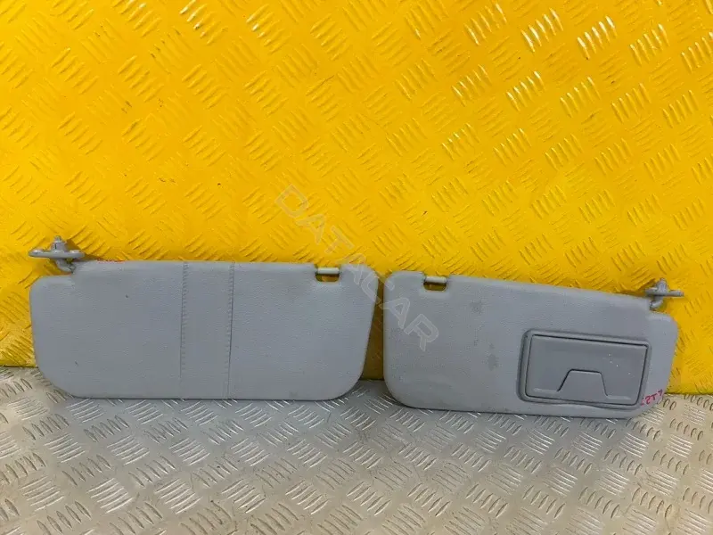 Козырек солнцезащитный 7620A168HB