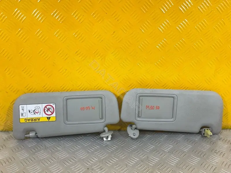 Козырек солнцезащитный 7431042661B0