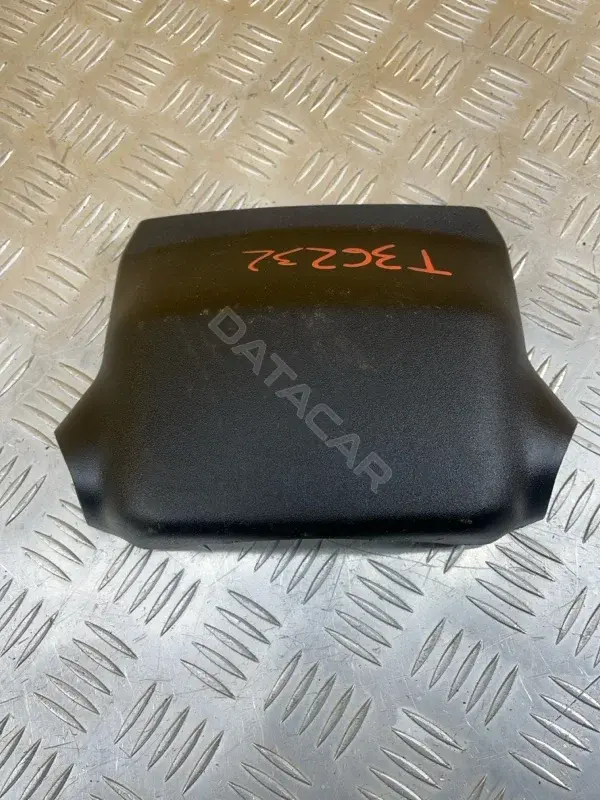 Кожух рулевой колонки MN123850