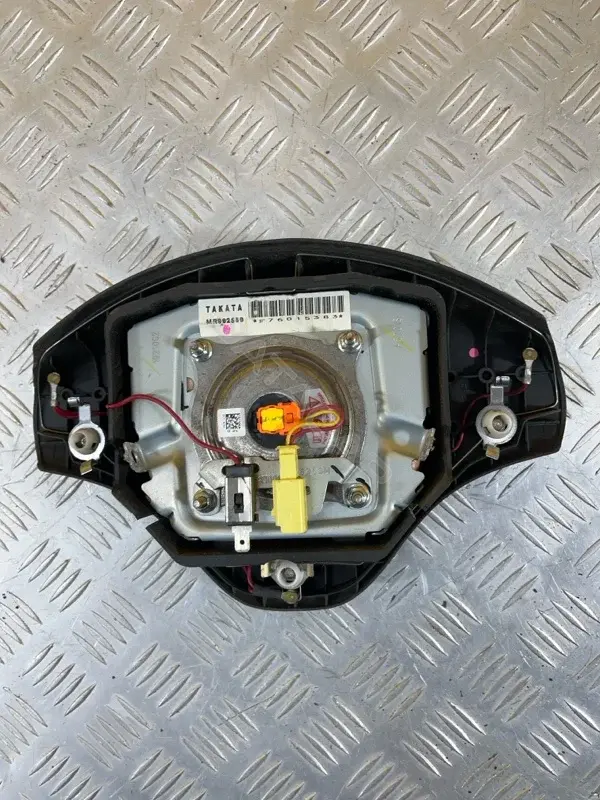 Подушка безопасности MR992559