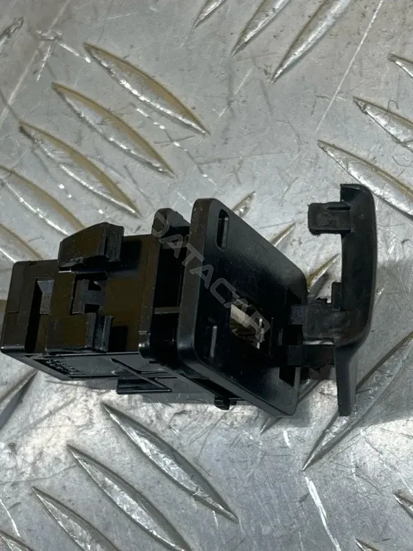 Разъем AUX / USB 174094