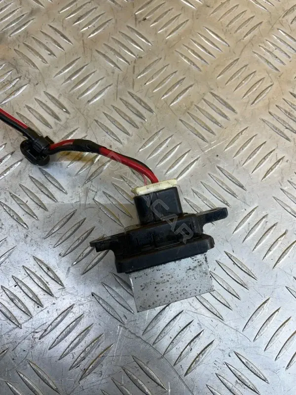 Резистор печки 7810A284