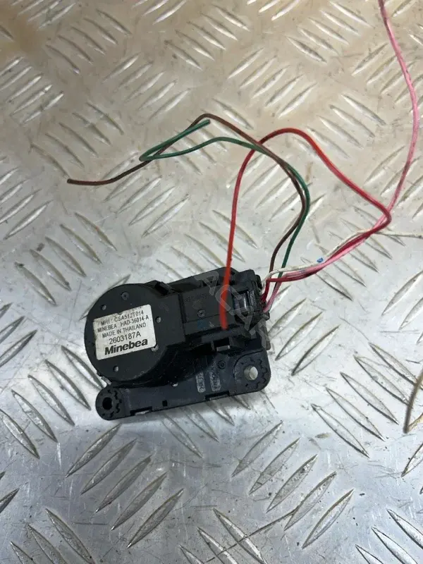 Мотор заслонки печки CSA512T014