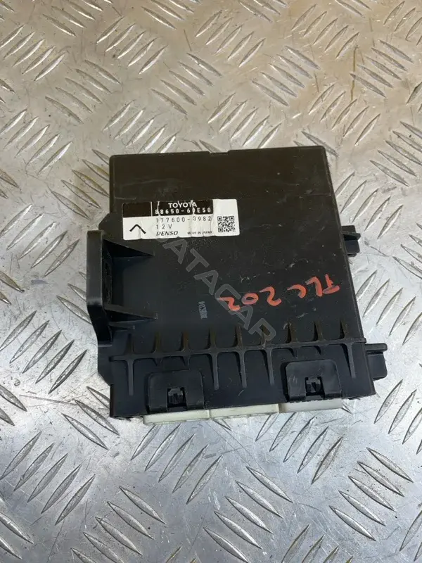 Блок управления климат-контролем 8865060E50