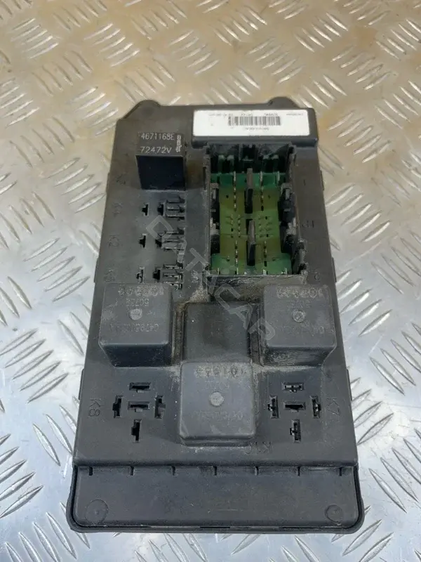 Блок предохранителей 56050066AC