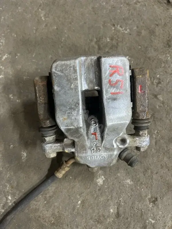 Суппорт тормозной 44011EB30A