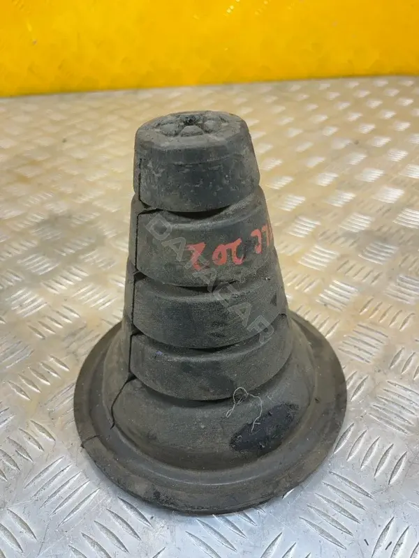 Отбойник амортизатора 4830260090