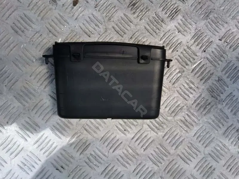 Бардачок 05009008AA