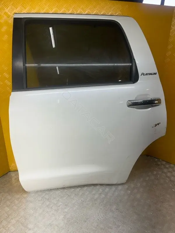 Дверь 671140C080