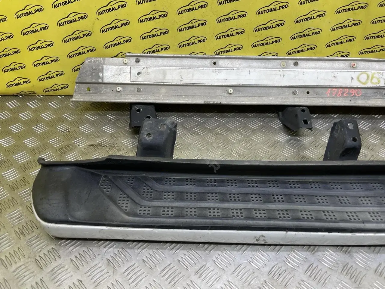 Подножка 517730C904