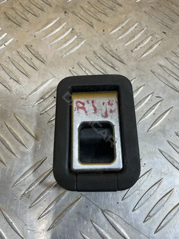 Крючок крепежный 6631030010