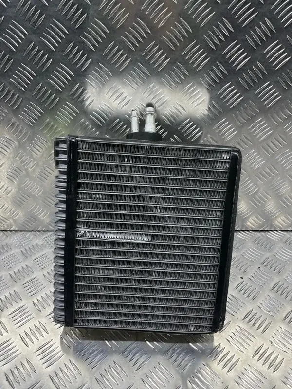 Испаритель кондиционера 7L0820102AA
