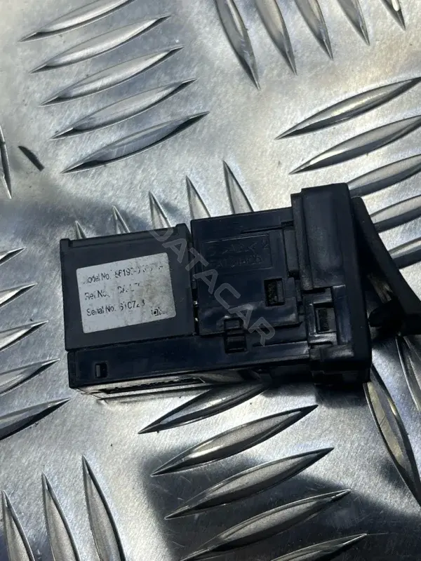 Разъем AUX / USB 180512