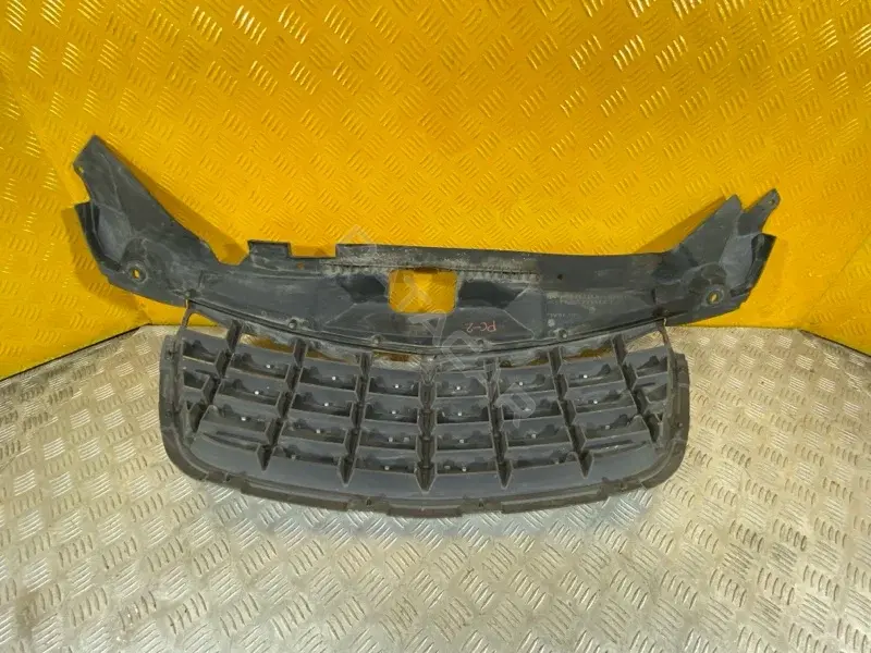 Решетка радиатора 04857631AA