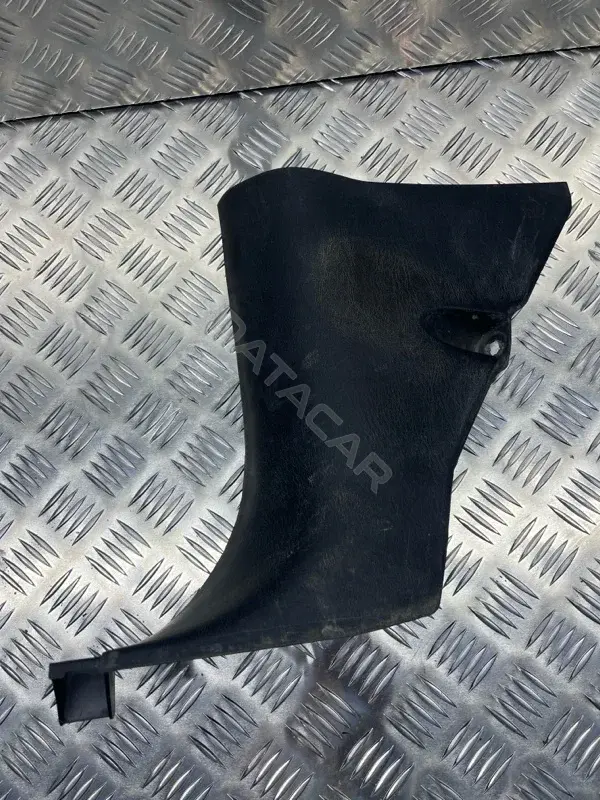 Обшивка стойки передней 621120K100