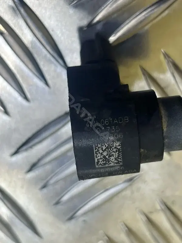 Датчик парктроника 4ML061ADB