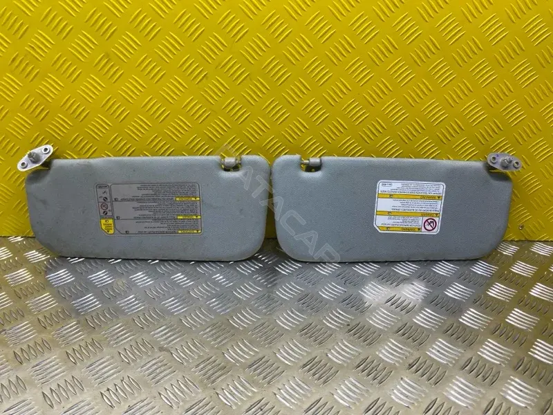 Козырек солнцезащитный 7620A168HB