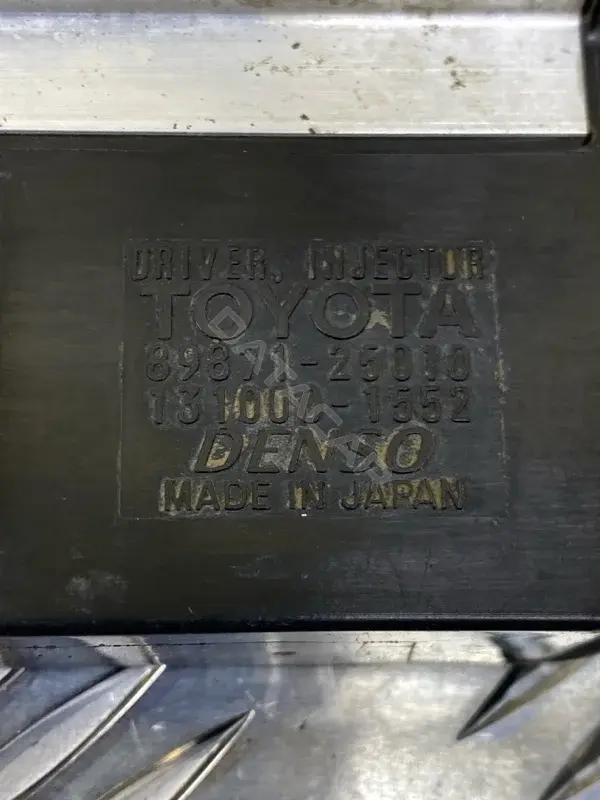 Блок управления форсунками 8987125010
