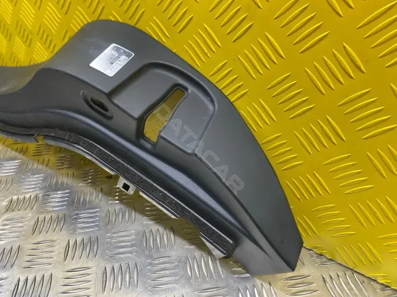 Накладка двери 6772260210