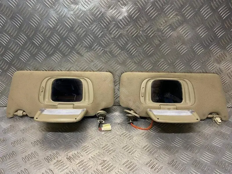 Козырек солнцезащитный 743200W290