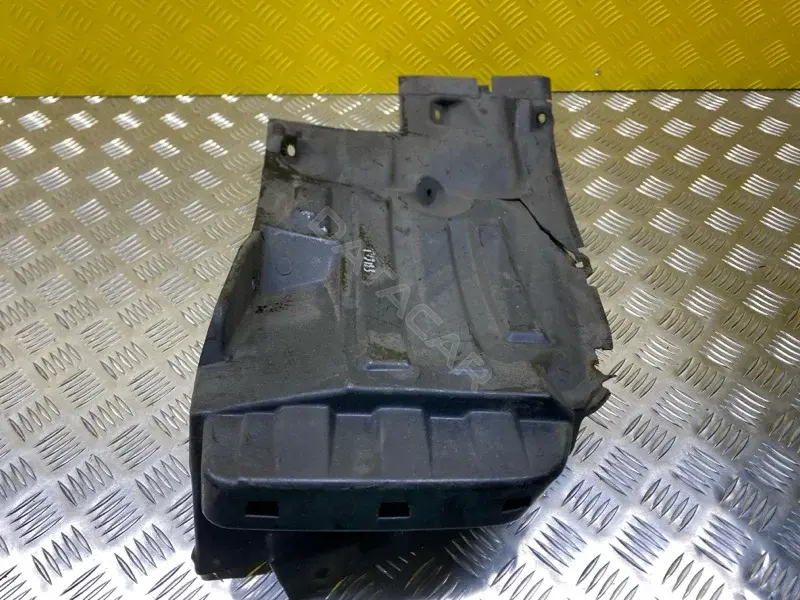 Подкрылок MN142594