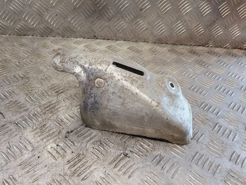 Тепловой экран глушителя MN171655