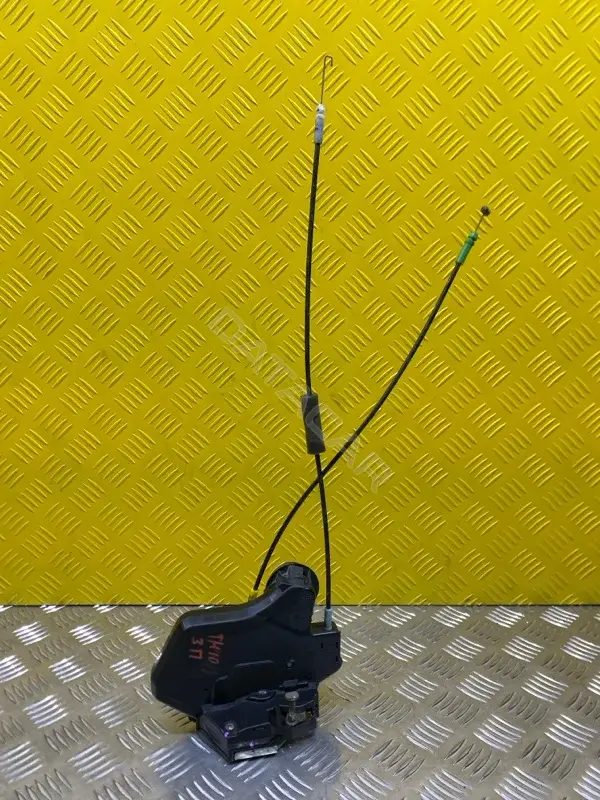 Замок двери 690500K040
