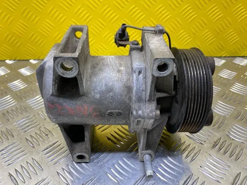 Компрессор кондиционера 92600EB70A