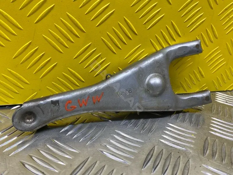 Вилка сцепления ZM015B1601014D