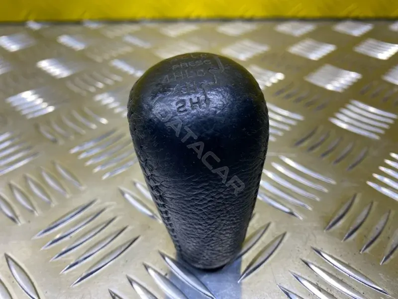 Ручка КПП 3260A001XA