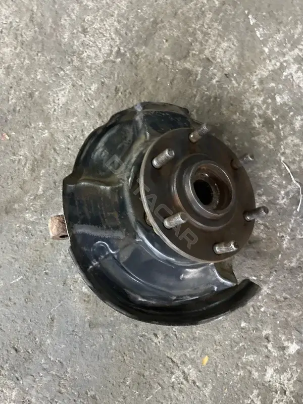Поворотный кулак 3870A110