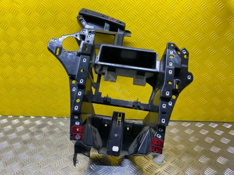 Пластик салона YT651DVAA