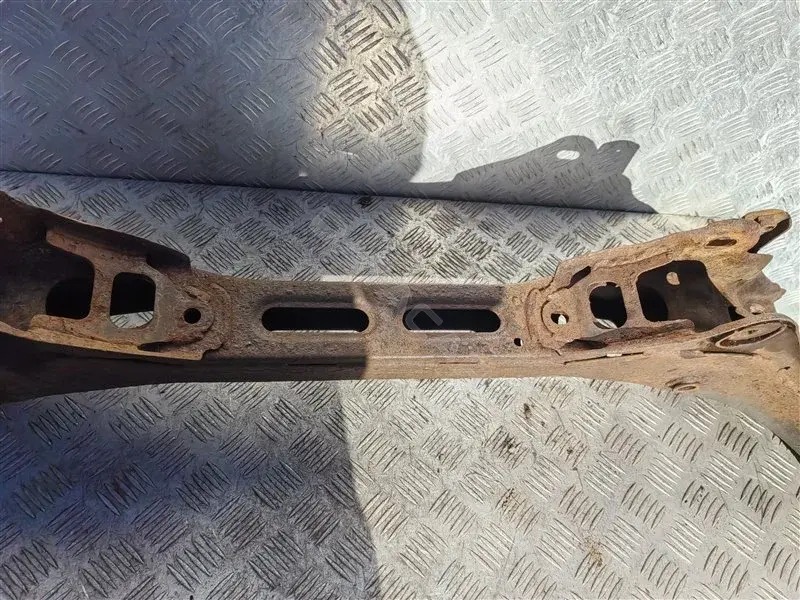Балка подвески 554102S010