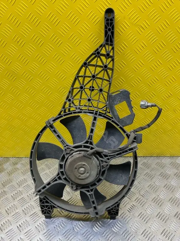 Вентилятор радиатора 92120EB400