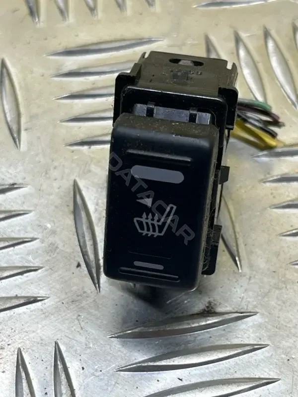 Кнопка подогрева сидений 25500AX610