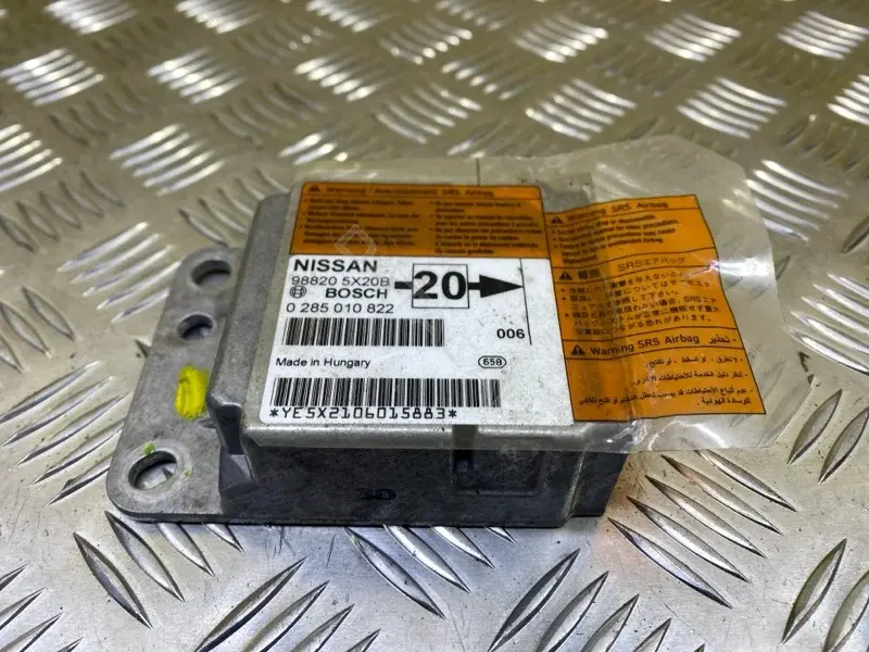 Блок управления подушками безопасности 988205X20B