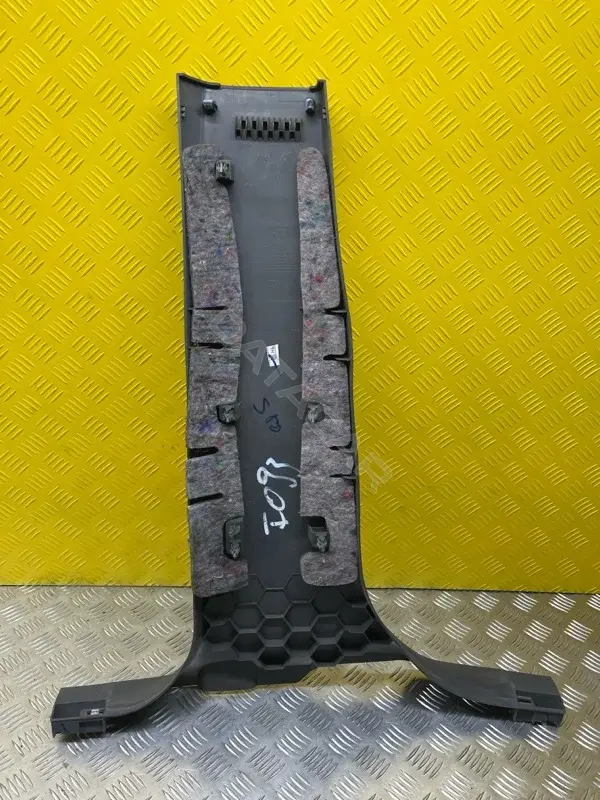 Обшивка стойки центральной AB3926243A52AAW