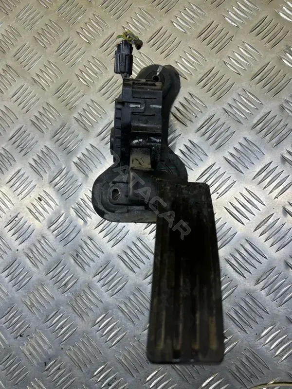 Педаль газа AB399F836CD