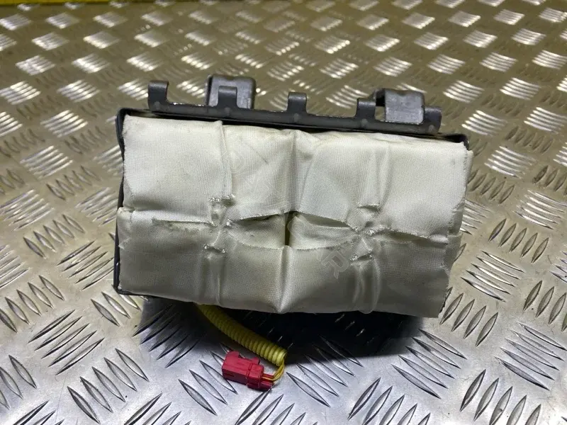 Подушка безопасности MN123965XA