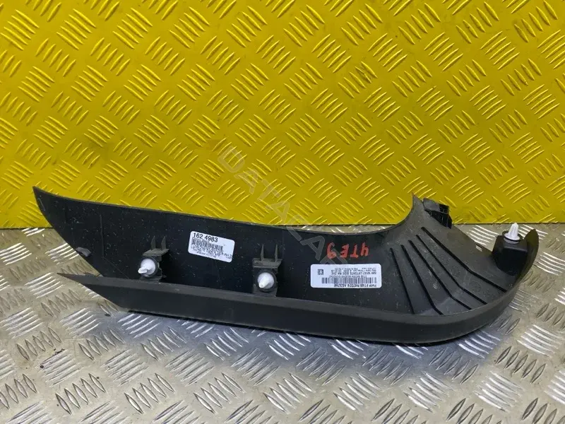 Обшивка багажника FT4BR42324AG