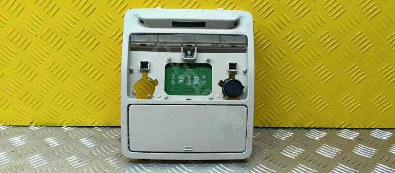 Плафон освещения салона EJ3215K609AA