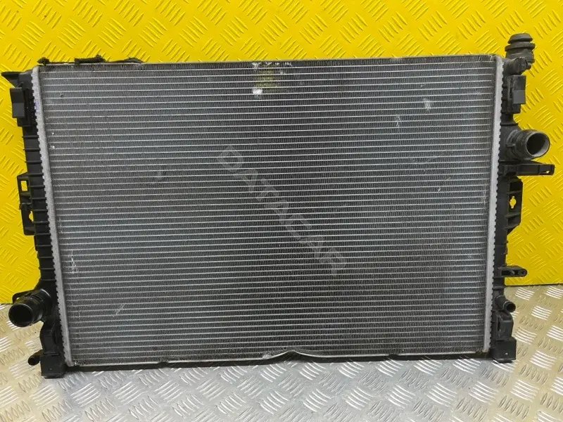 Радиатор охлаждения LR006715