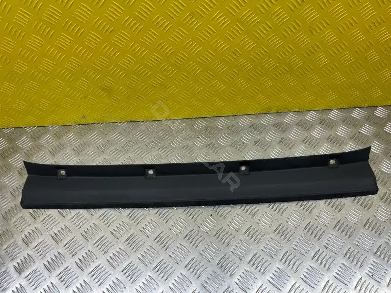 Накладка двери BJ3244252AHW