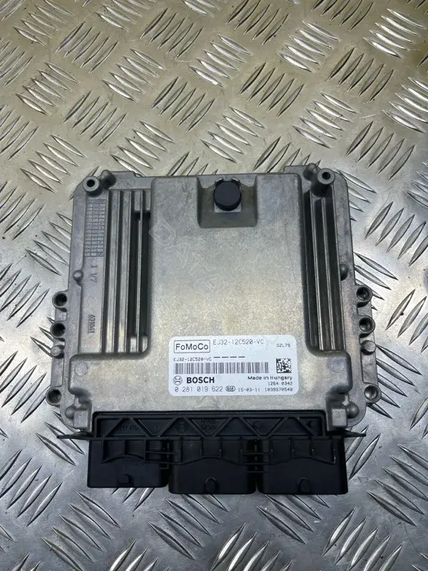 Блок управления двигателем EJ3212C520VC