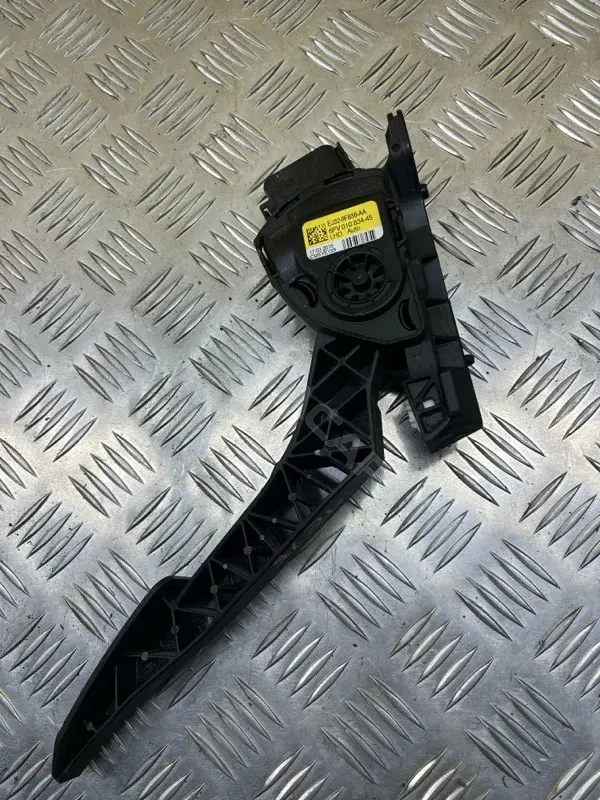 Педаль газа EJ329F836AA